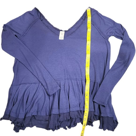 We the free Navy Long Sleeve Ruffled Oversize Top Scoop V Neck Size S - Picture 5 of 6
